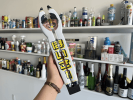 野球応援バッド（トング）シュリンクフィルムでデザイン